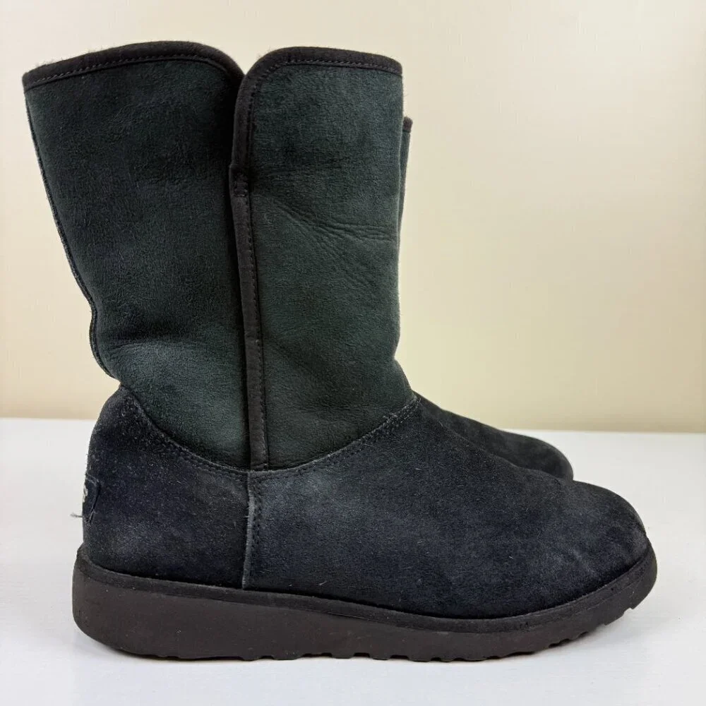 EUC UGG Alexey II Black Suede Kids Boots S/N 1017299K